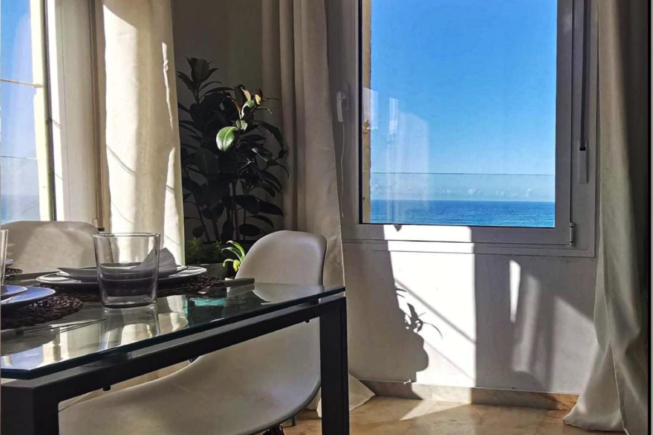 Romantica Vista Al Paseo Maritimo De Кадис Екстериор снимка
